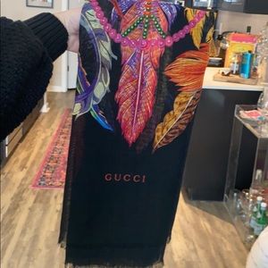 Gucci Feathers print wool shawl